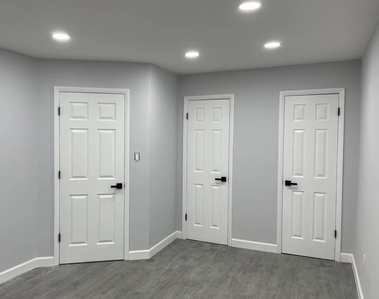 Раздвижная дверь-купе в гостиной