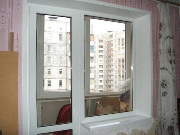 Аккуратный стык подоконника и откоса