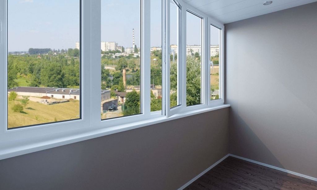 Установка окна REHAU в кирпичном доме