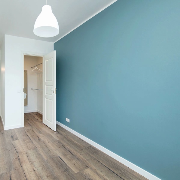 Подготовка под лампу Лосева — Покраска стен в Магнитогорске