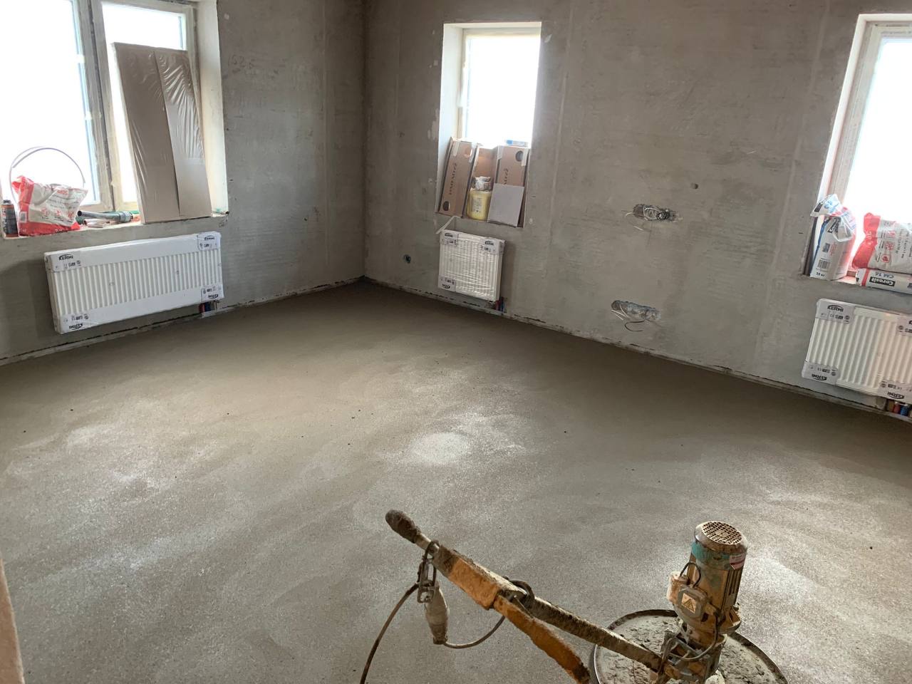 Проверка ровности пола двухметровым правилом