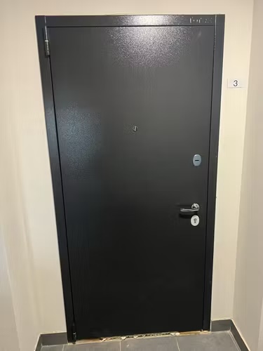 Установка стальной двери с терморазрывом